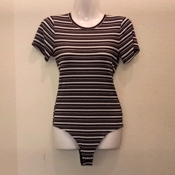 Hollister Slim Tee Striped Bodysuit - Picture 3 of 11
